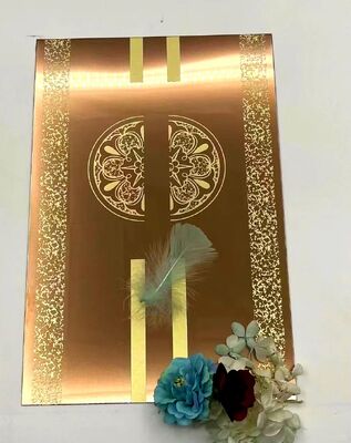 Χρυσό καθρέφτη χαραγμένο γυαλισμένο φύλλο ανοξείδωτου χάλυβα 1220*2440 MM Τέσσερα πόδια